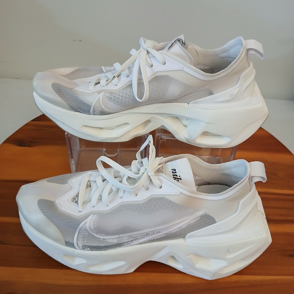 Nike ZoomX Vista Womens 6 White Running Shoes Sneakers CQ9500-101